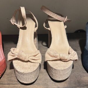 Woven/Burlap Beige Platform Sandals with Bow
